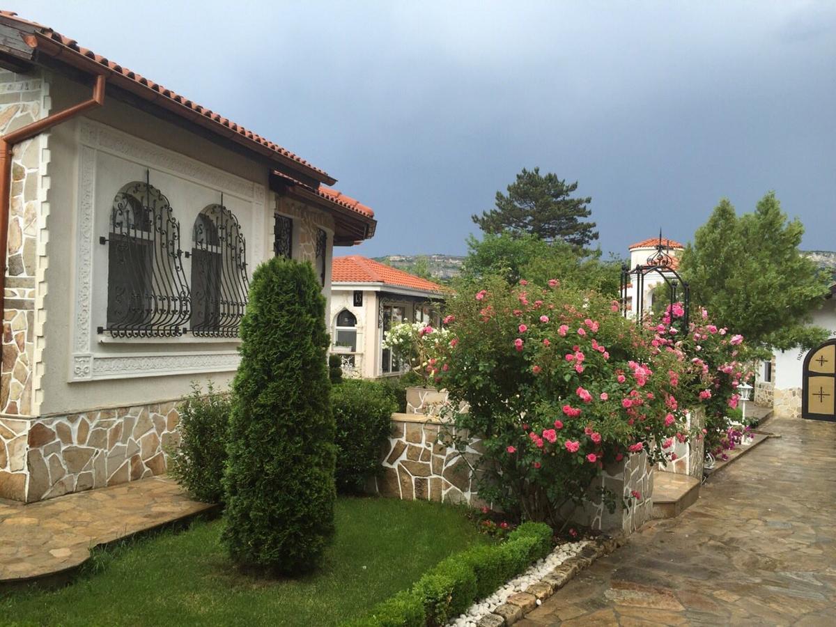 Villa St. Michael Мадара Екстериор снимка