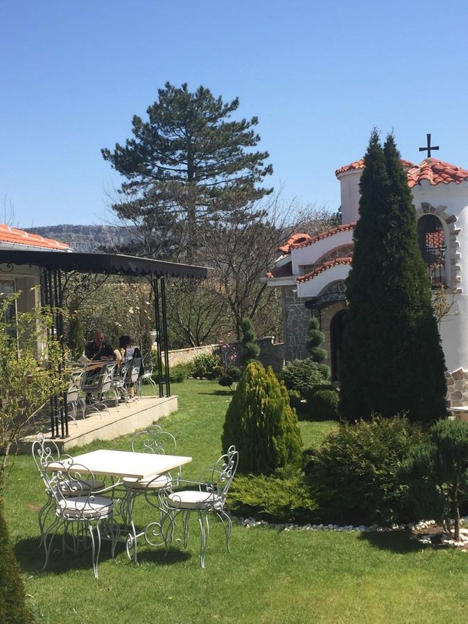 Villa St. Michael Мадара Екстериор снимка