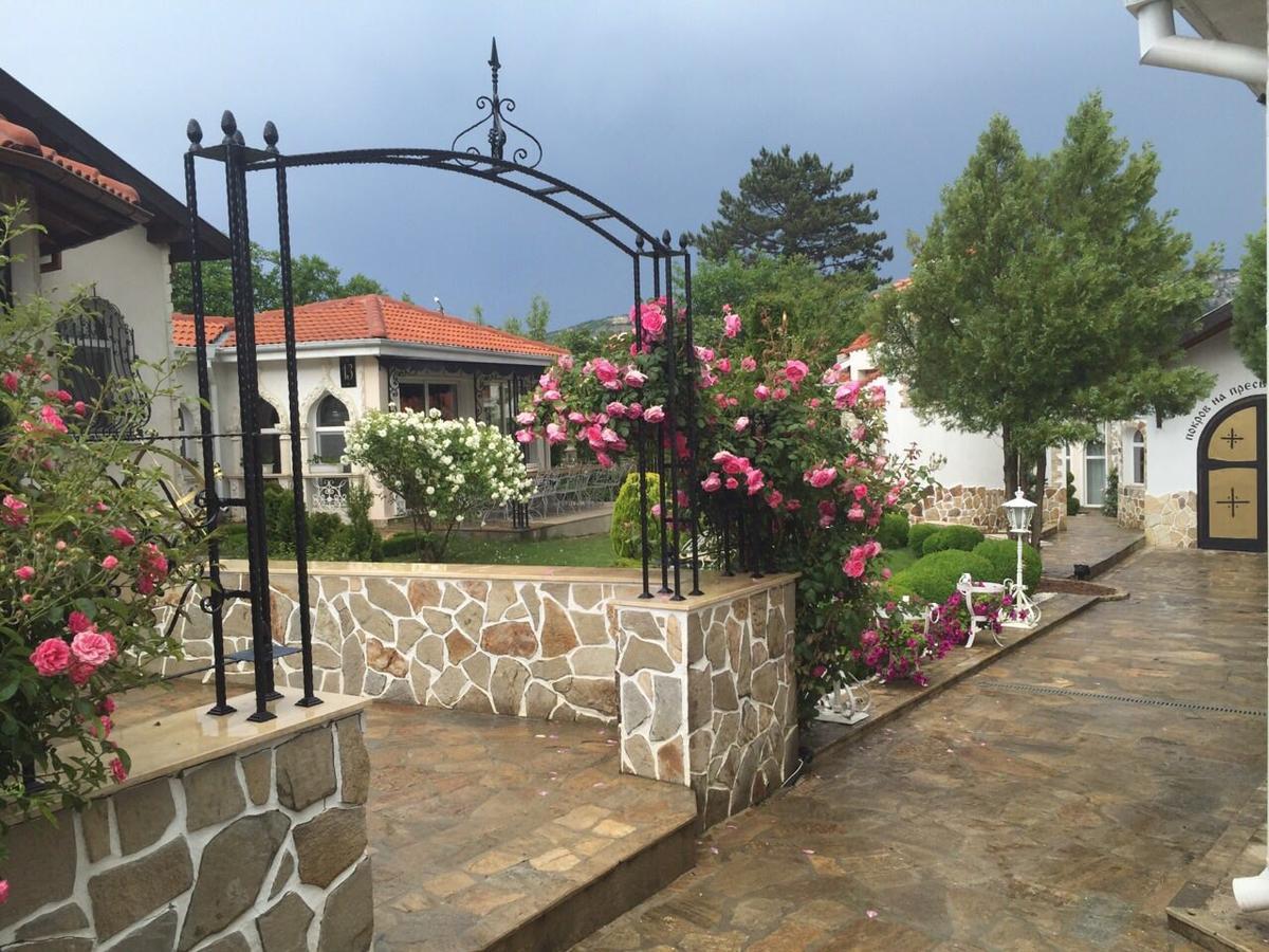 Villa St. Michael Мадара Екстериор снимка