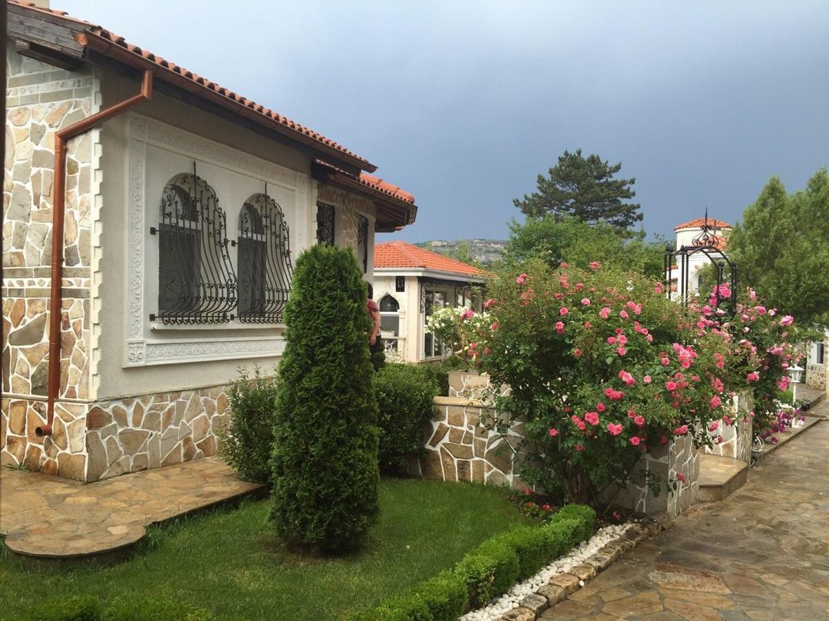Villa St. Michael Мадара Екстериор снимка