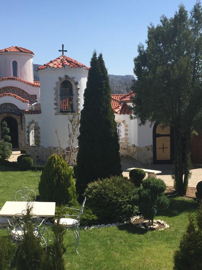 Villa St. Michael Мадара Екстериор снимка