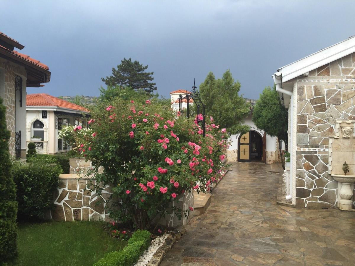 Villa St. Michael Мадара Екстериор снимка