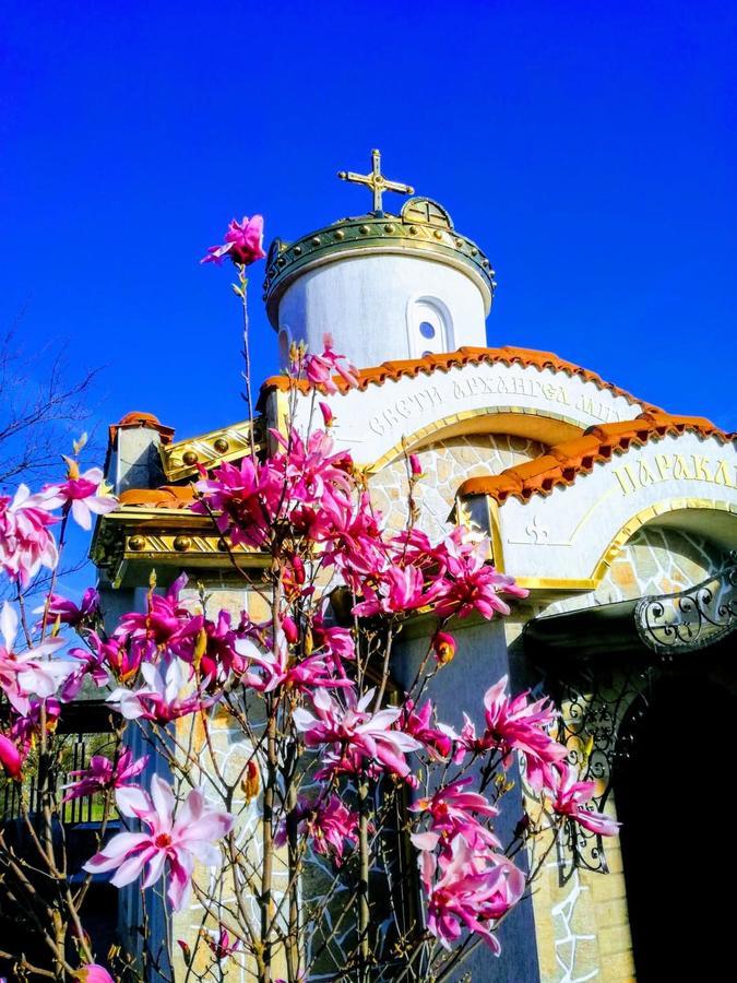 Villa St. Michael Мадара Екстериор снимка